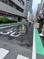 建物横の道