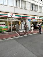 近くにコンビニあり