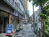 ビル前面の歩道