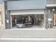 建物後方に駐車スペースがあります