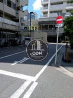 建物裏の道
