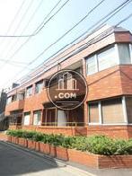 濃淡を用いた煉瓦張りで外装を統一しています