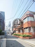 表参道駅方面へ向かう通りです