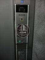 定員９名のエレベーターです