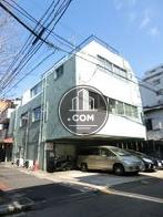 ブルーを基調とした外壁
