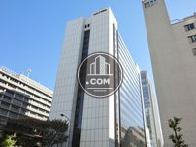 白を基調とした色合いです
