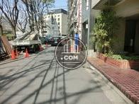 前面道路です