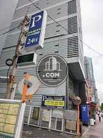 隣にコインパーキングがあります