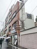 側面はクリーム色で統一