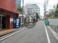 神楽坂通りは飲食店がたくさんあります