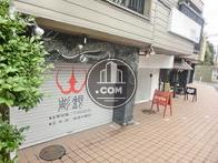 １階は店舗になっております