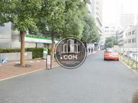隣接する脇道