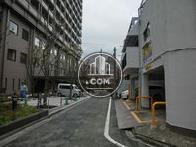 周辺には、住宅なども多くあります