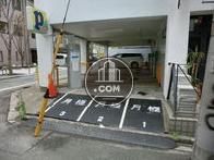 １階に駐車場があります