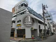 傾斜をうまく利用した設計です