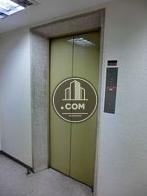 エレベーター乗り場は２階です