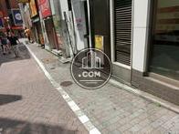 物件脇の道路です