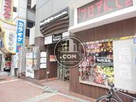繁華街の中心にあるビルです