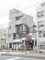商店街に隣接します