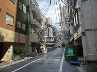 前面道路です