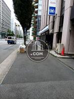 建物前の歩道