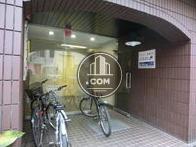 レンガ調のエントランス