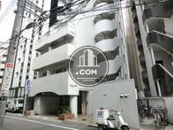 脇には駐輪場があります