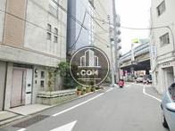 玉川通りへ出ます