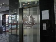 11人乗りエレベーターが1基です