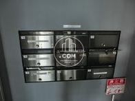 集合ポストがエントランス内にあります