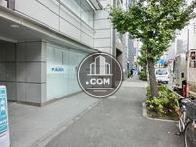 玄関前の通りです