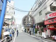 車通りの多くない通り
