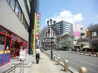 人通りの多い通り
