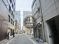 正面玄関前より