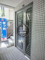 お洒落な正面エントランス