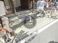 玄関前の床面です