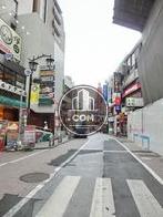 線路沿い繁華街