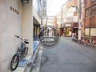 小滝橋通りから入った立地です