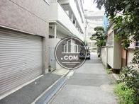 隣接する背面通り