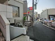 山手通り側エントランス前面の歩道です。