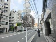 車通り、人通り共に盛んな地域です