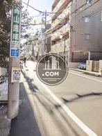 明るい環境の前面公道