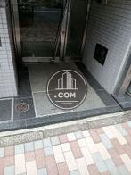 正面入口段差有り