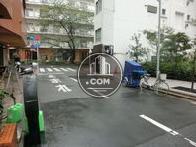 正面入口付近から見た周辺です