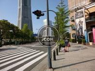ランドマークタワー方面の車道