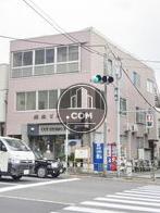 淡いピンクの壁面