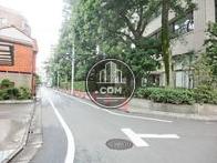 東側からの背面通り