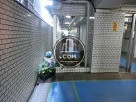 エントランス内にも緑が多くあります