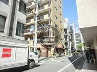 先は靖国通りです