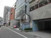 物件入口付近から見た周辺です